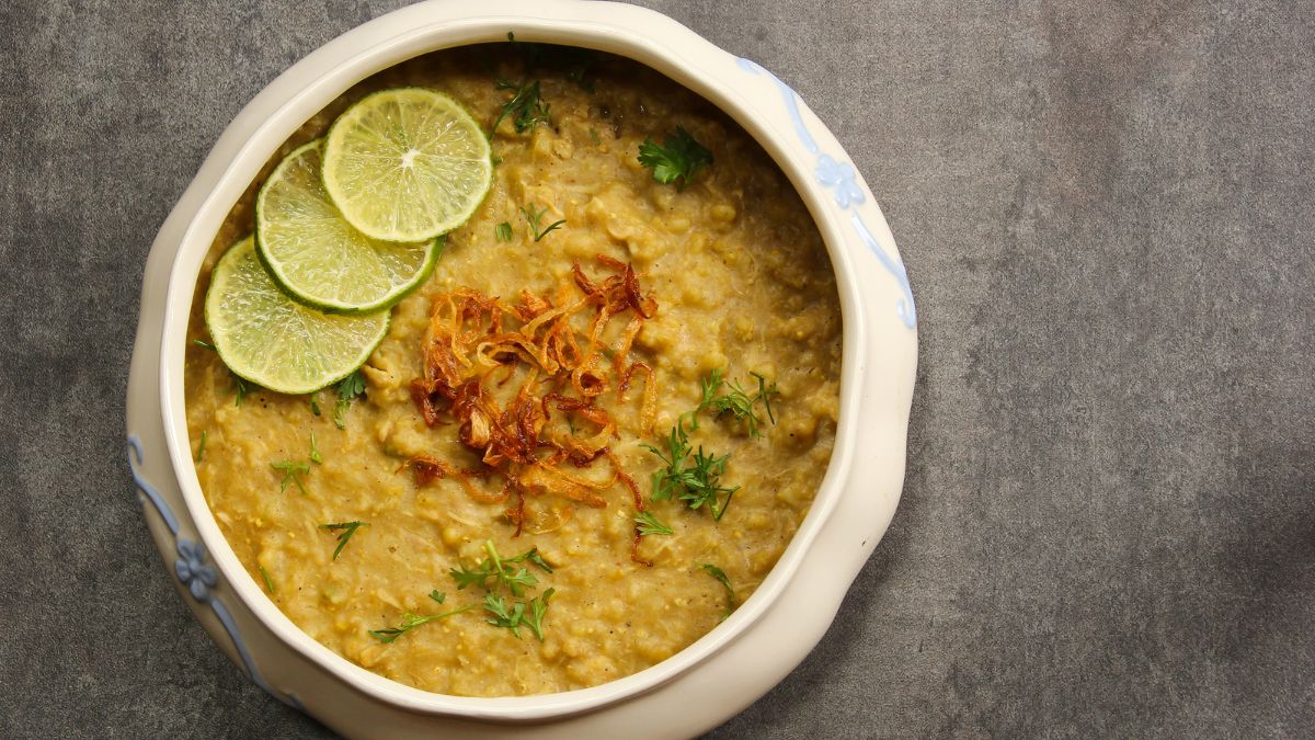 Photo accompanying “Get The Best Haleem In Mumbai At These 10 Places”, curly tales