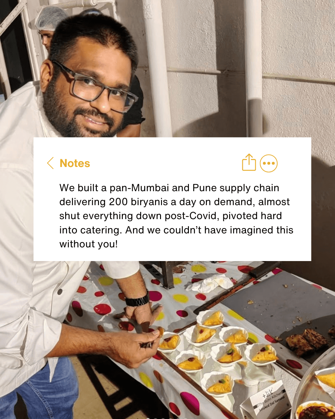 Munaf Kapadia plating samosas at a Bohri Kitchen pop-up, with a note about building a pan-Mumbai and Pune delivery supply chain